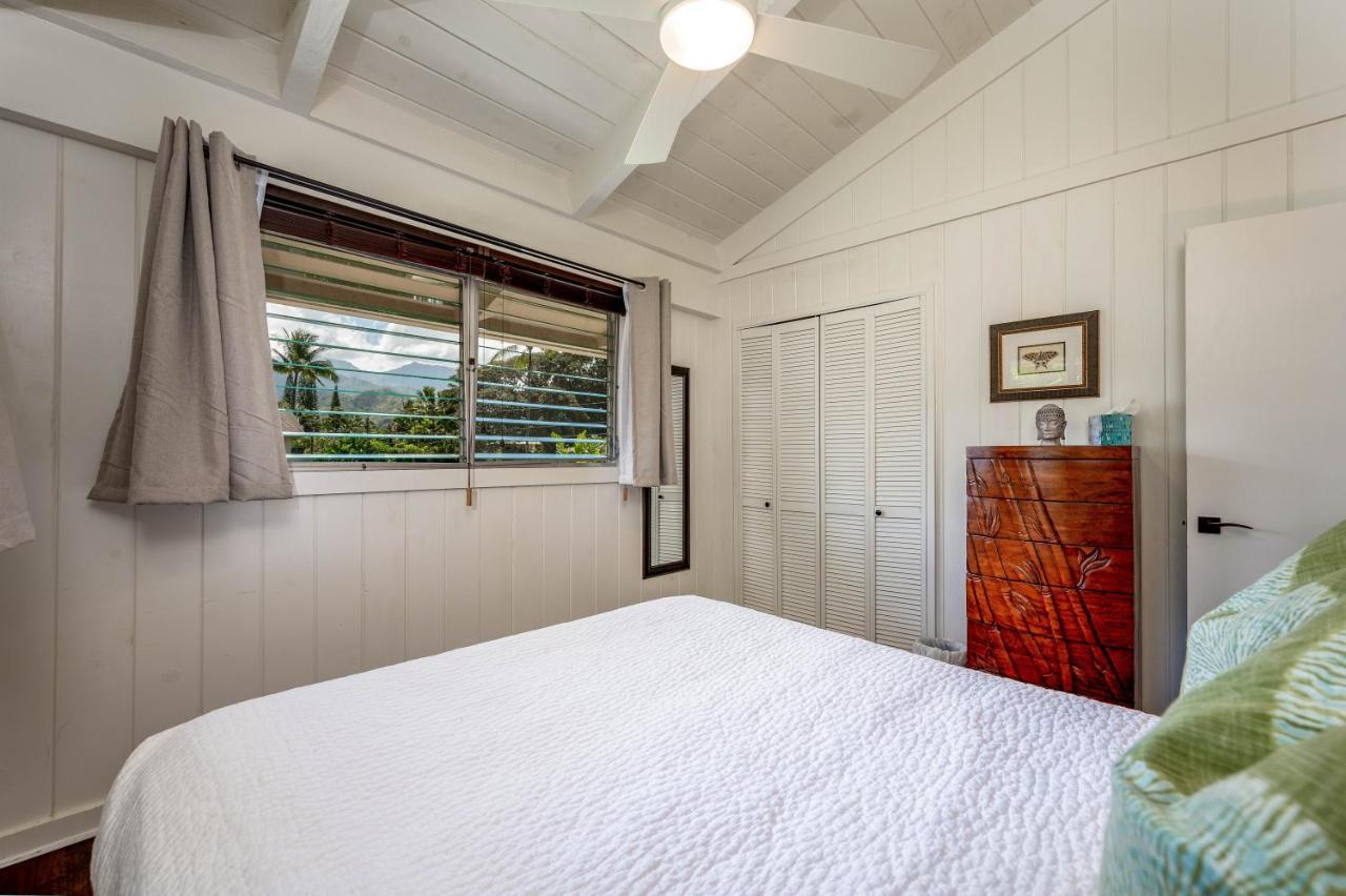 Hale Naninoa Home Hanalei Rum bild