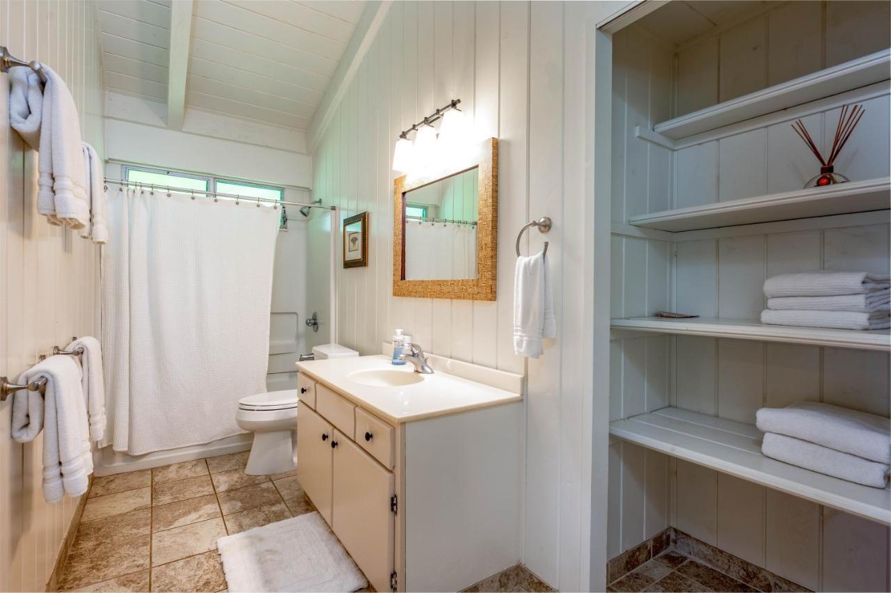 Hale Naninoa Home Hanalei Rum bild